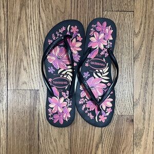 Havaianas Women's Black Sandals with Pink Floral Design